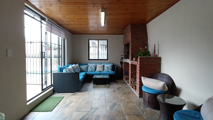 3 Bedroom Property for Sale in Highbury Western Cape